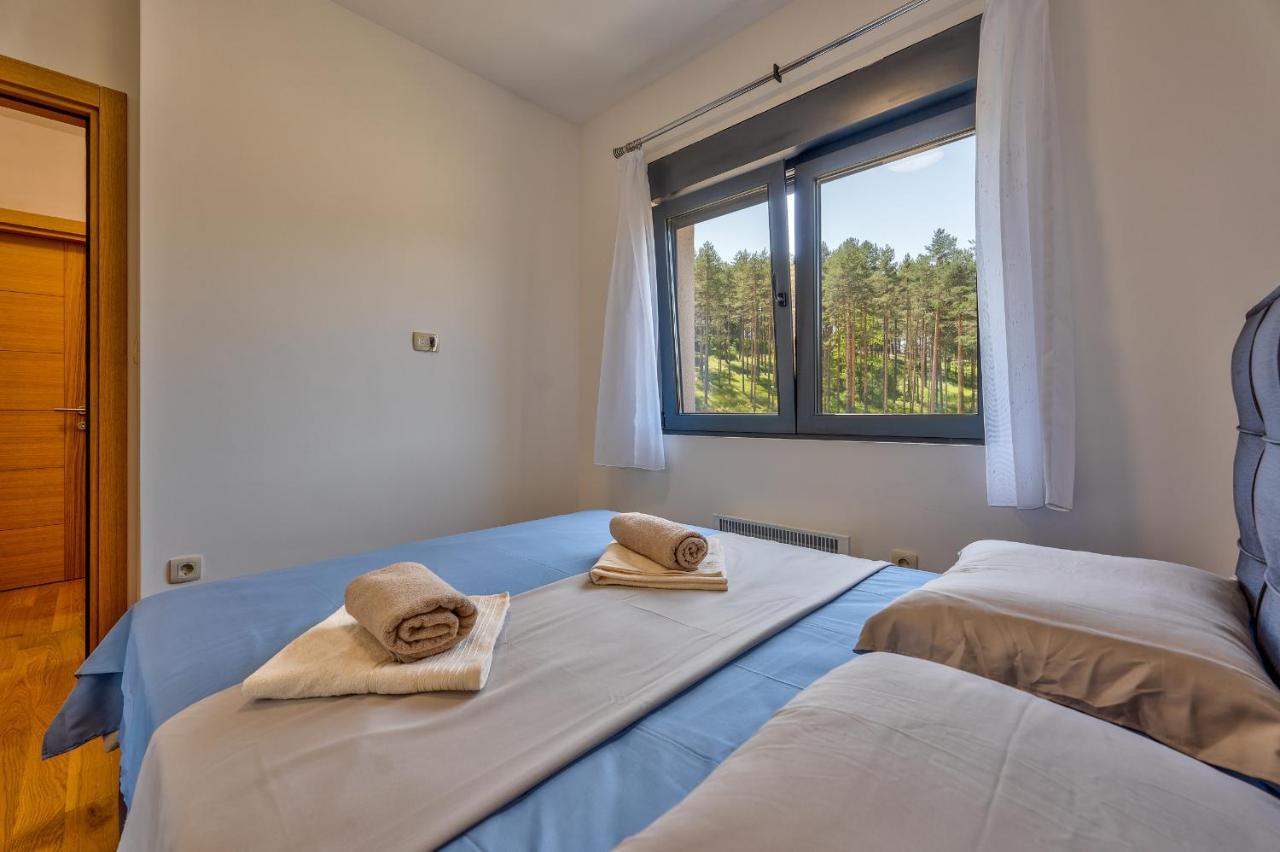 Vila Pekovic Green, Pine Trees View 2 Bedrooms Apartment Zlatibor Exteriér fotografie